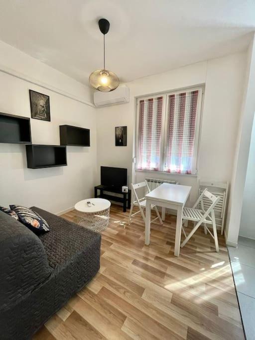Leia Home W/Private Parking In Old Town Trieste Eksteriør billede